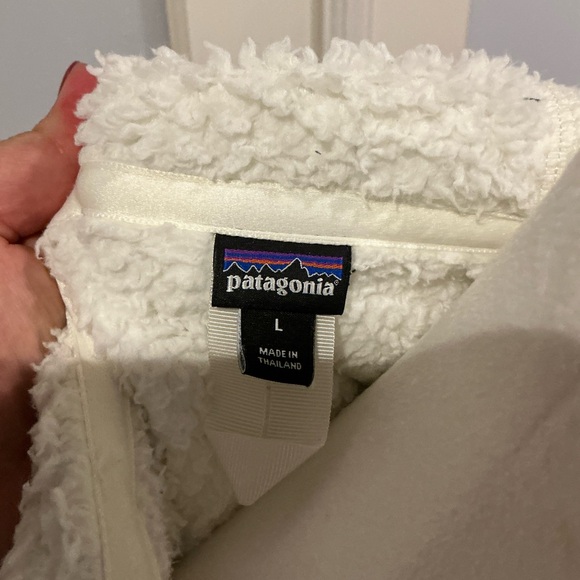 Patagonia Cream Teddy Jacket with Hood - Picture 4 of 4